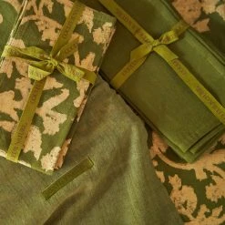 Saint-Rémy D'Or Et Vert Napkins 22x22 - Set Of 6 -table supplies shop DSC05478 napkins 0.5x 6014ccd0 9d8a 456e ac6e 486c24d9bf52